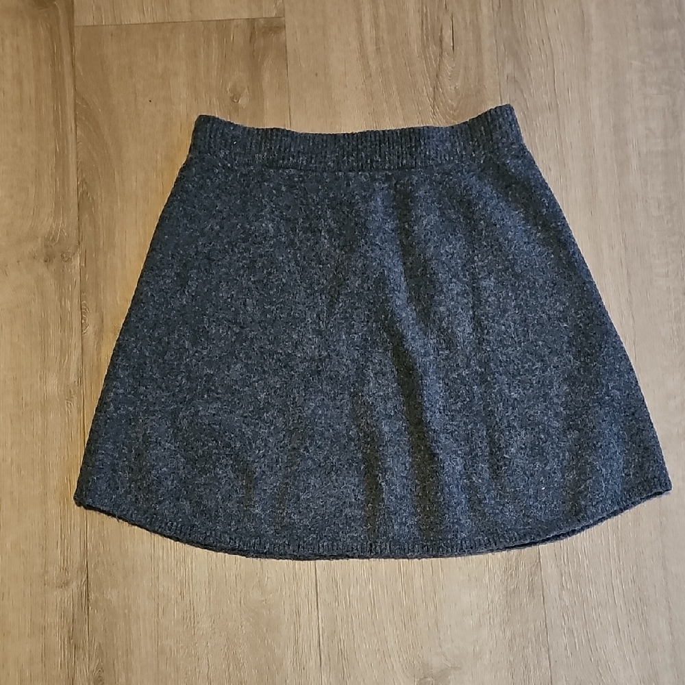 B. Young The Collection Charcoal Knit A-line Skirt Size Small